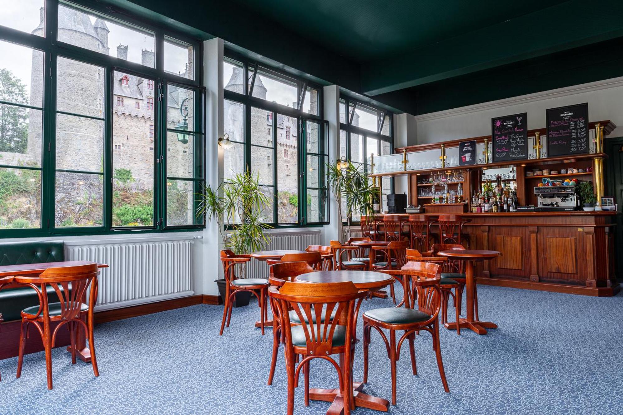 ג'וסלין Hotel Restaurant Du Chateau מראה חיצוני תמונה