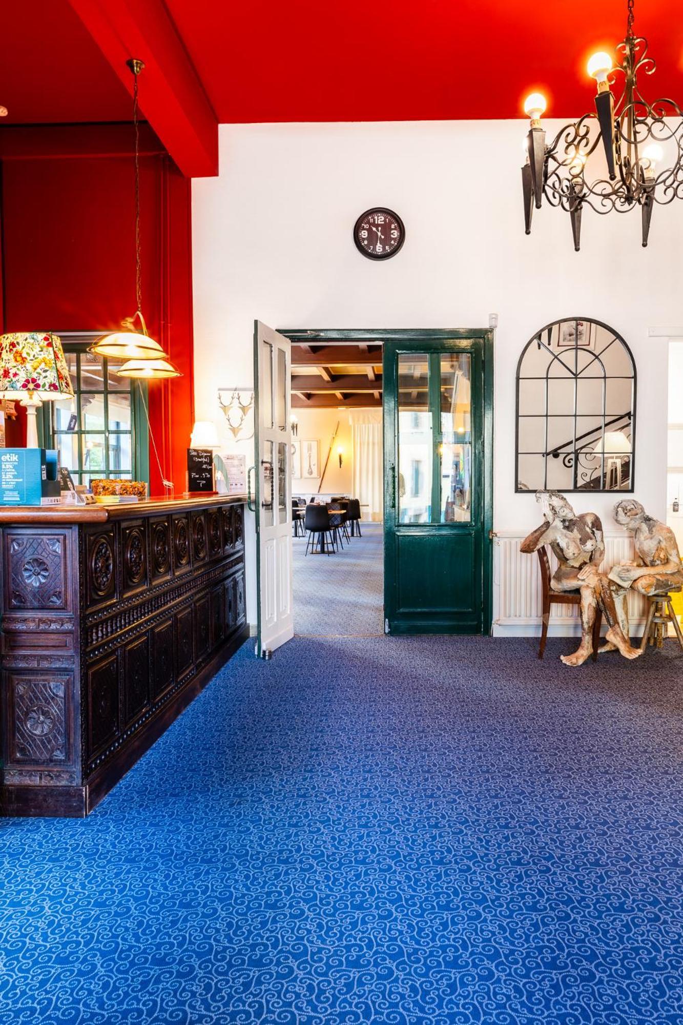 ג'וסלין Hotel Restaurant Du Chateau מראה חיצוני תמונה